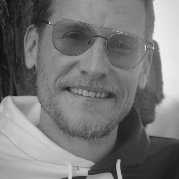 Meet your Posher, Kyle - Picture 2 of 3